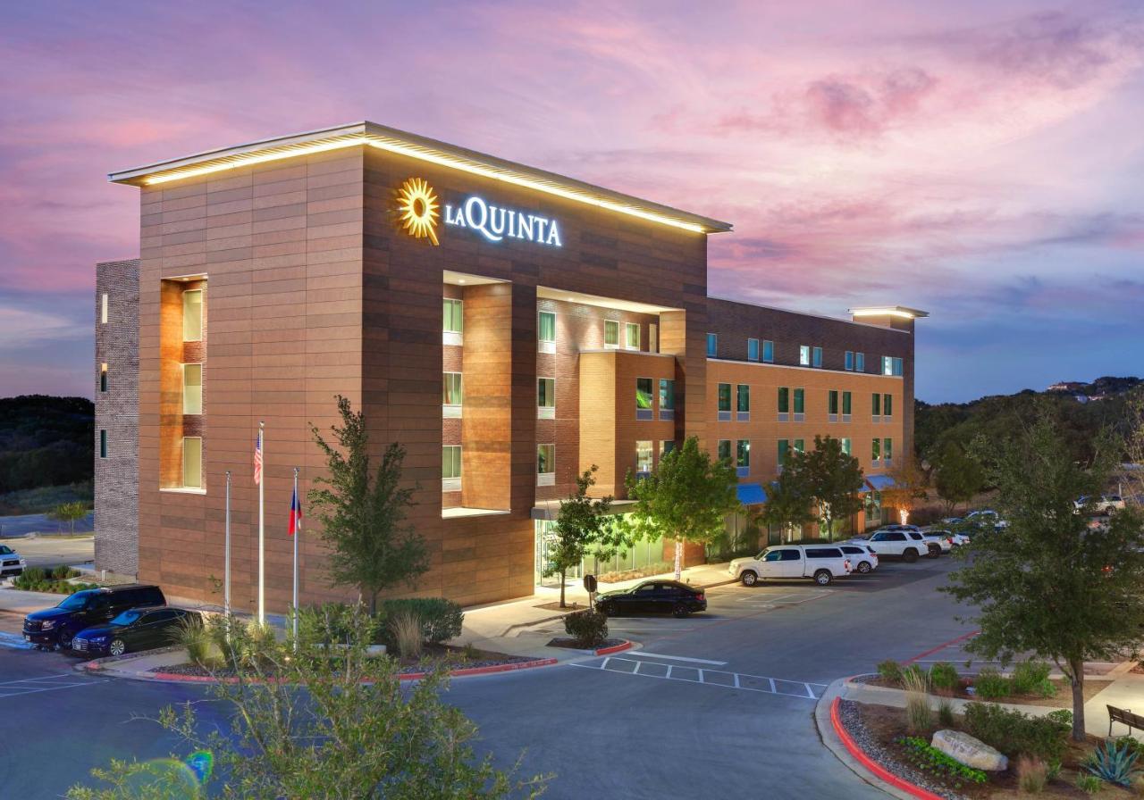 La Quinta Inn & Suites By Wyndham Lakeway Eksteriør bilde